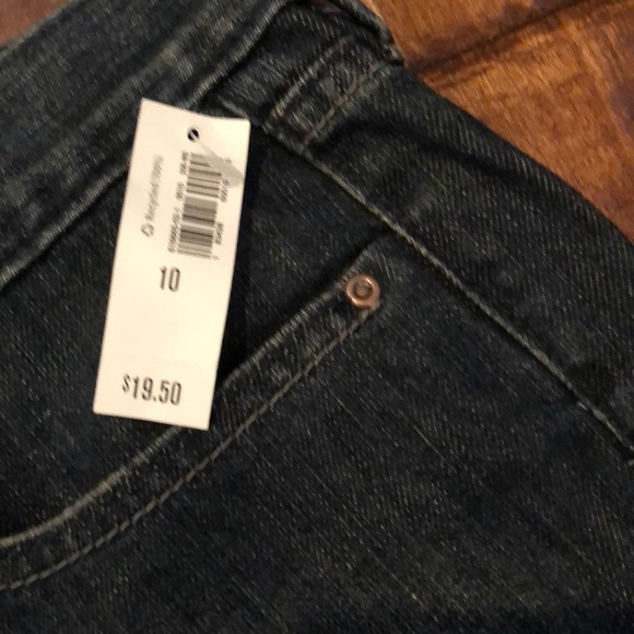 Old Navy Jean Shorts - Picture 2 of 5